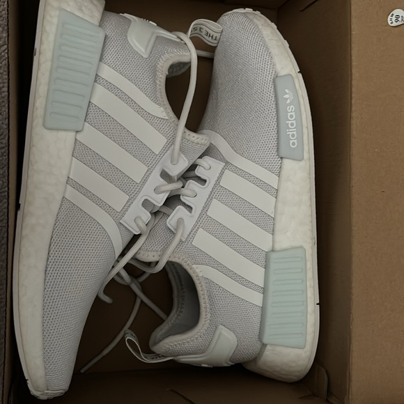 Adidas NMD R1 primeblue women’s size 7 BNIB - Picture 5 of 7